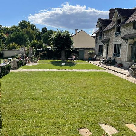 Apartamento La Pierre Levée Montigny-sur-Loing Exterior foto