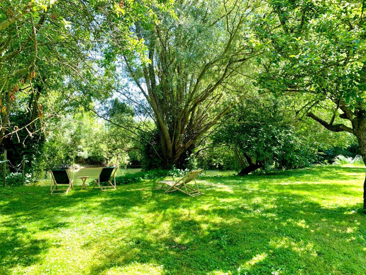 Apartamento La Pierre Levée Montigny-sur-Loing Exterior foto